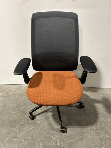 Haworth Soji Lumbar 4D Arms Orange Seat