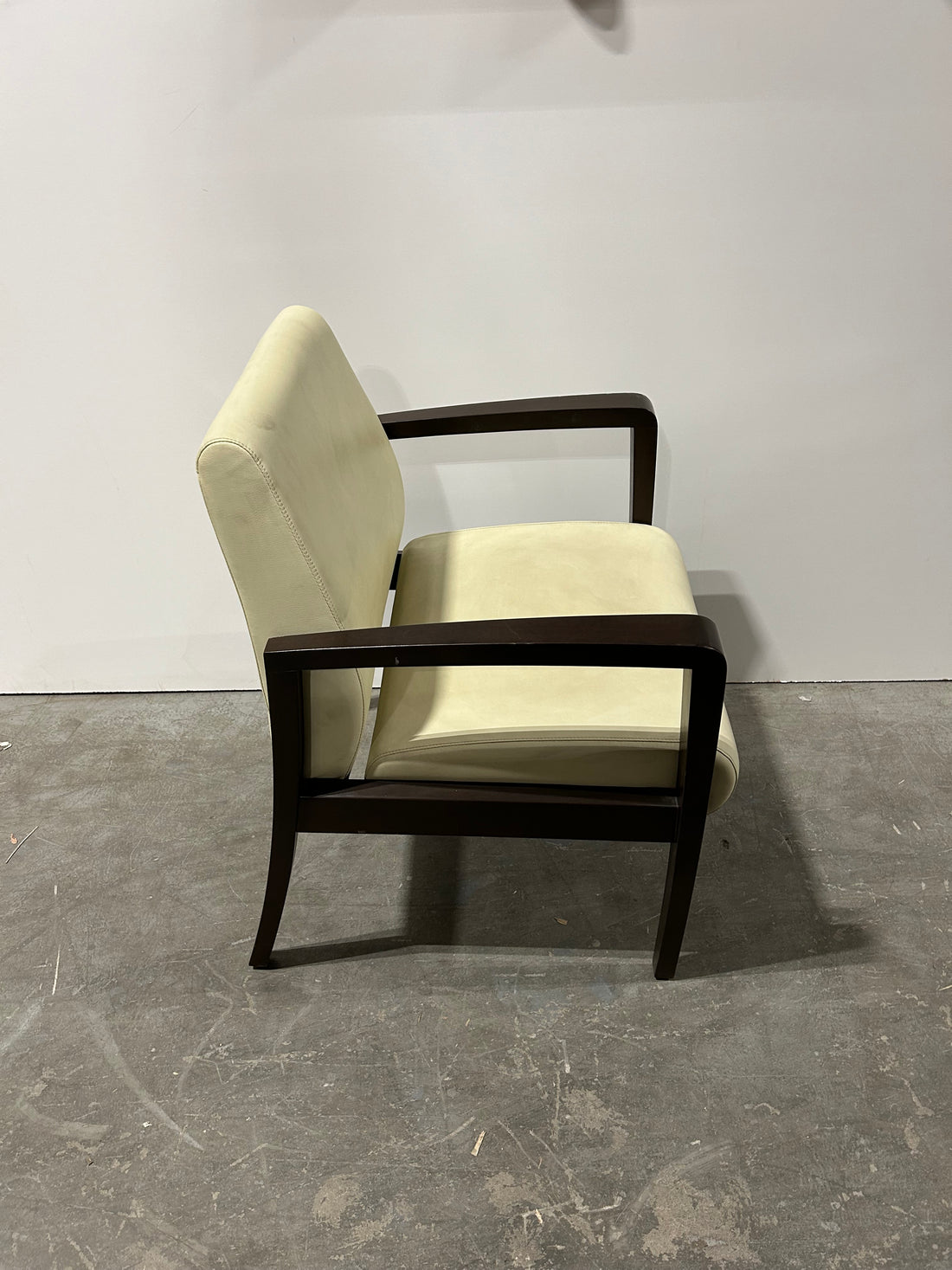 Spec Cooper Chair Woodframe Beige Leather