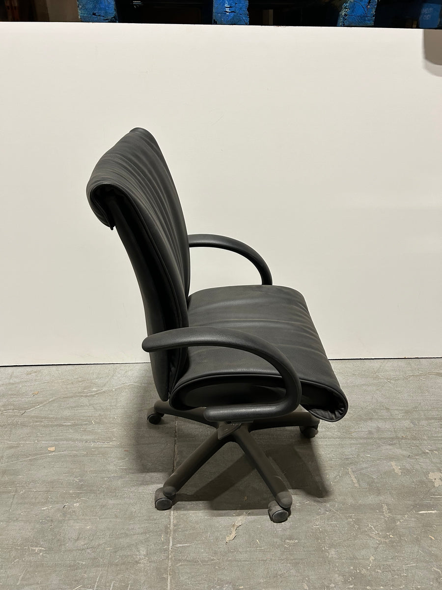 United Chair Fortune Fixed Arms Black Leather