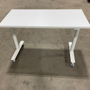 Table on casters - 47