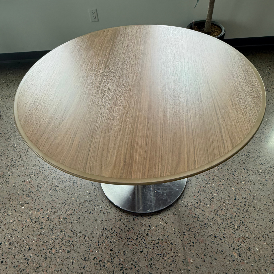 Surface Works Coffee Table with Krug Chit Chat Base